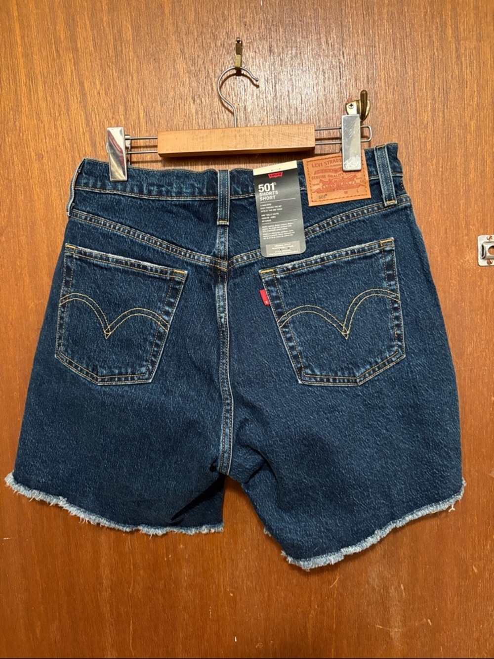 NWT Levi’s 501 Mid Thigh Shorts - Picture 10 of 13